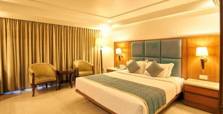 Hotel The Royale Senate , Hebbal Bangalore Exterior foto